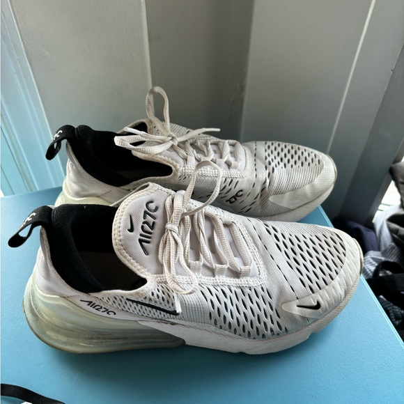 Nike Air Max 270 - Picture 4 of 5